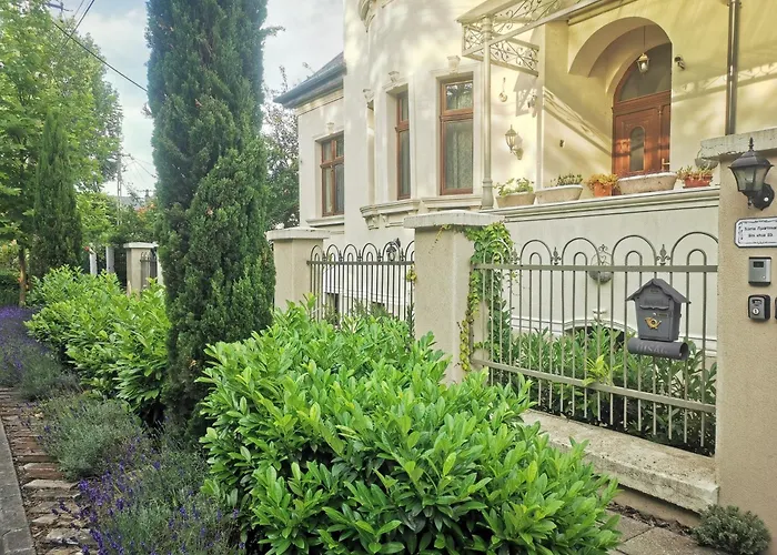 Kuria Extra * Budapest